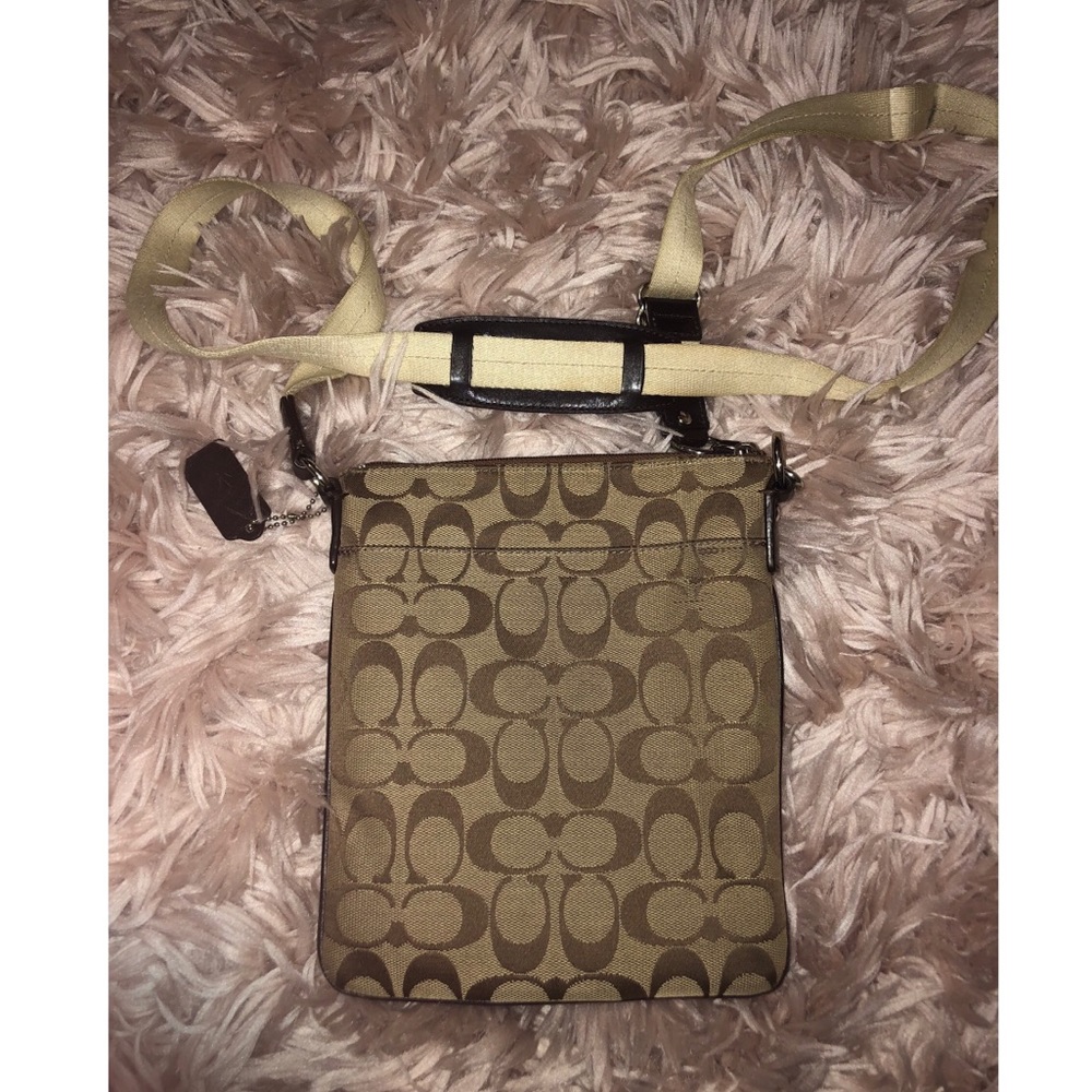🚨SOLD🚨 ✨BEAUTIFUL✨ COACH Crossbody bag 👜❤️ - Picture 2 of 8